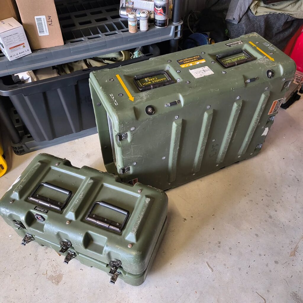 Been pretty busy with work so I haven't posted much...but I do have a new cyberpunk display project lined up. This big boy will become the king of all of my ruggedized #cyberpunk displays! 

I'm thinking portable bookshelf...but there are a lot of options.😂