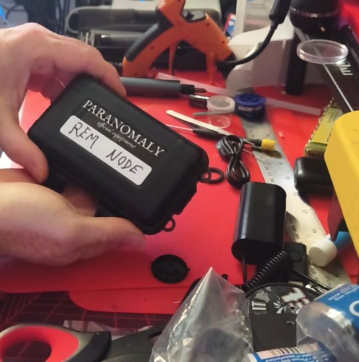 Finished improving on the "door alarm REM Pod"...removable antenna, retained audible tone, remote node capability. Then photographed the device for the game. Slowly getting all the placeholder card art replaced with photos of actual gear! #paranormal #ghosthunting #paranormalinvestigation #indiegame