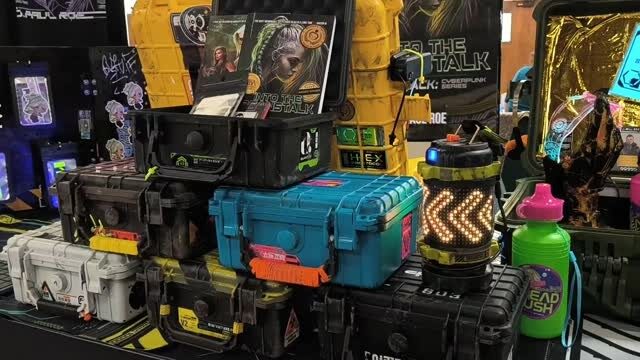 My collector crates made for a sick display at Spring Book Binge. 🦾 Looking forward to bringing these to other events soon! 

#cyberpunk #indieauthor #cyberpunkart #cyberpunkstyle #scifi
