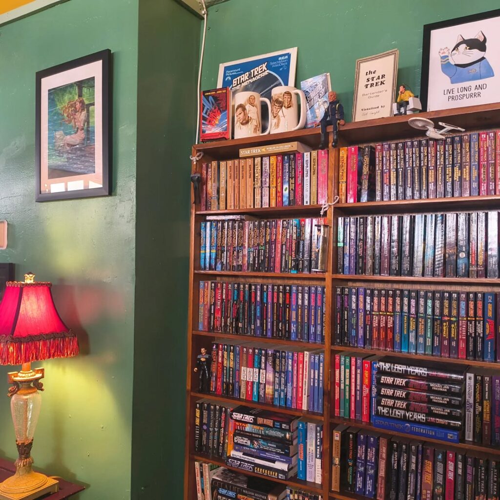 Dragon's Den Books in Arcadia is definitely a hidden gem! (Although it's in a great downtown location, so it's not really hidden. 🤔) Very indie author friendly and huge selection of new and used books. Check it out ASAP!  #indiebooks #indieauthor